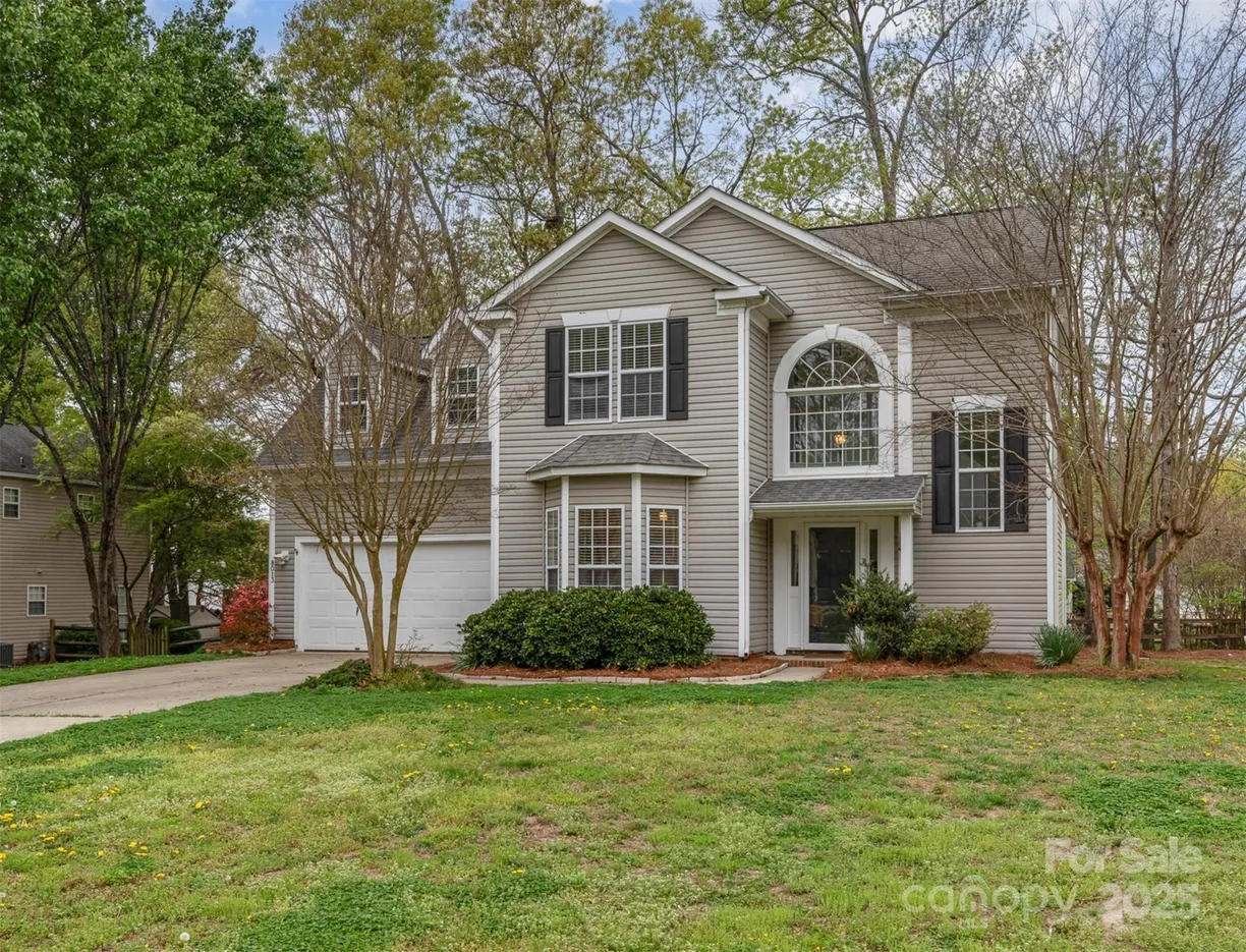 Charlotte Real Estate | View 8013 Sheckler Lane | 4 Beds, 2 Baths