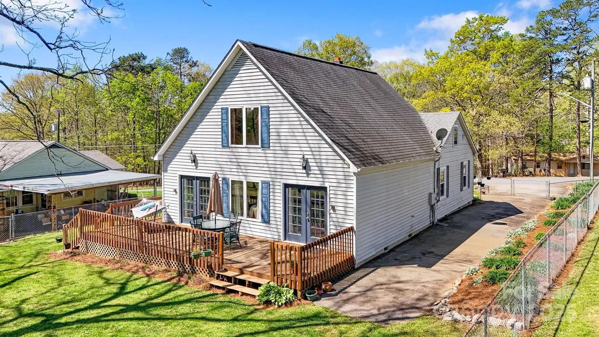 Charlotte Real Estate | View 112 11th Street | Listing