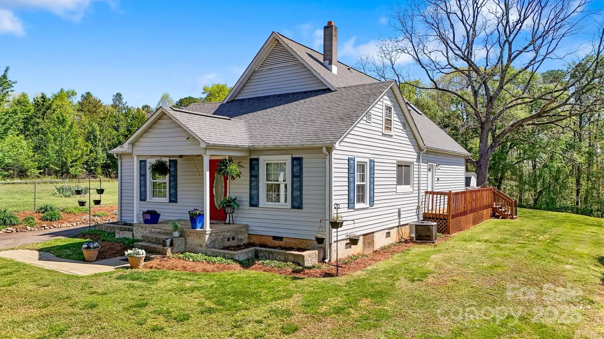 Charlotte Real Estate | View 112 11th Street | 3 Beds, 2 Baths