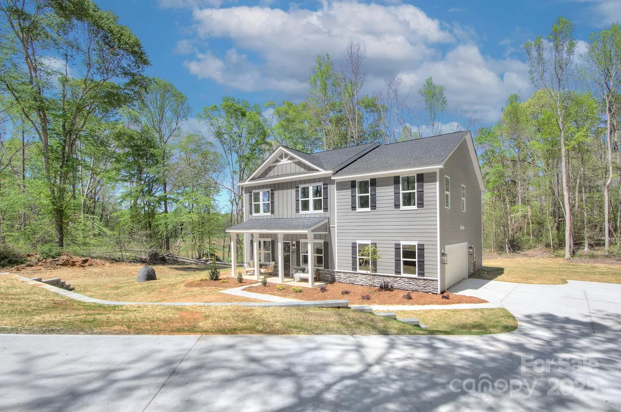 Charlotte Real Estate | View 1033 Harrogate Drive | 4 Beds, 2 Baths