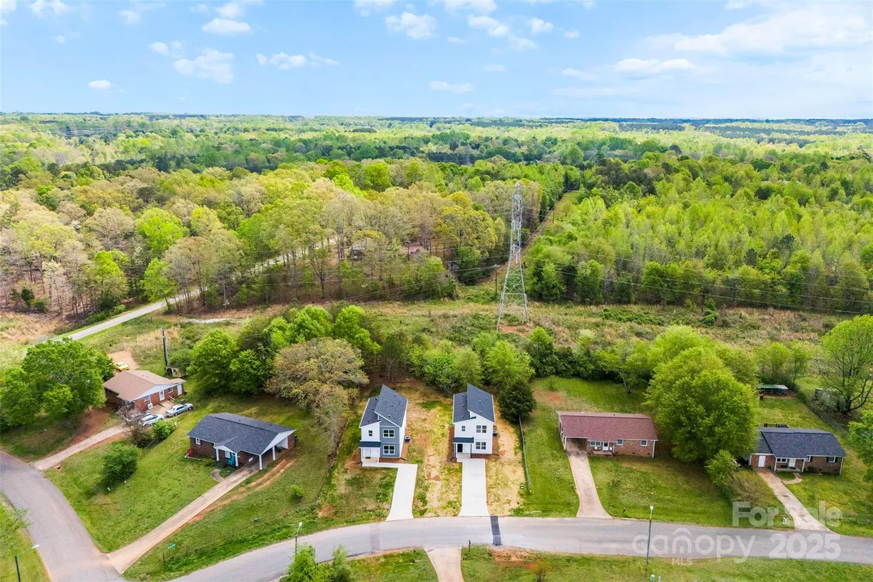 Charlotte Real Estate | View 2043 Greenoak Drive | Listing