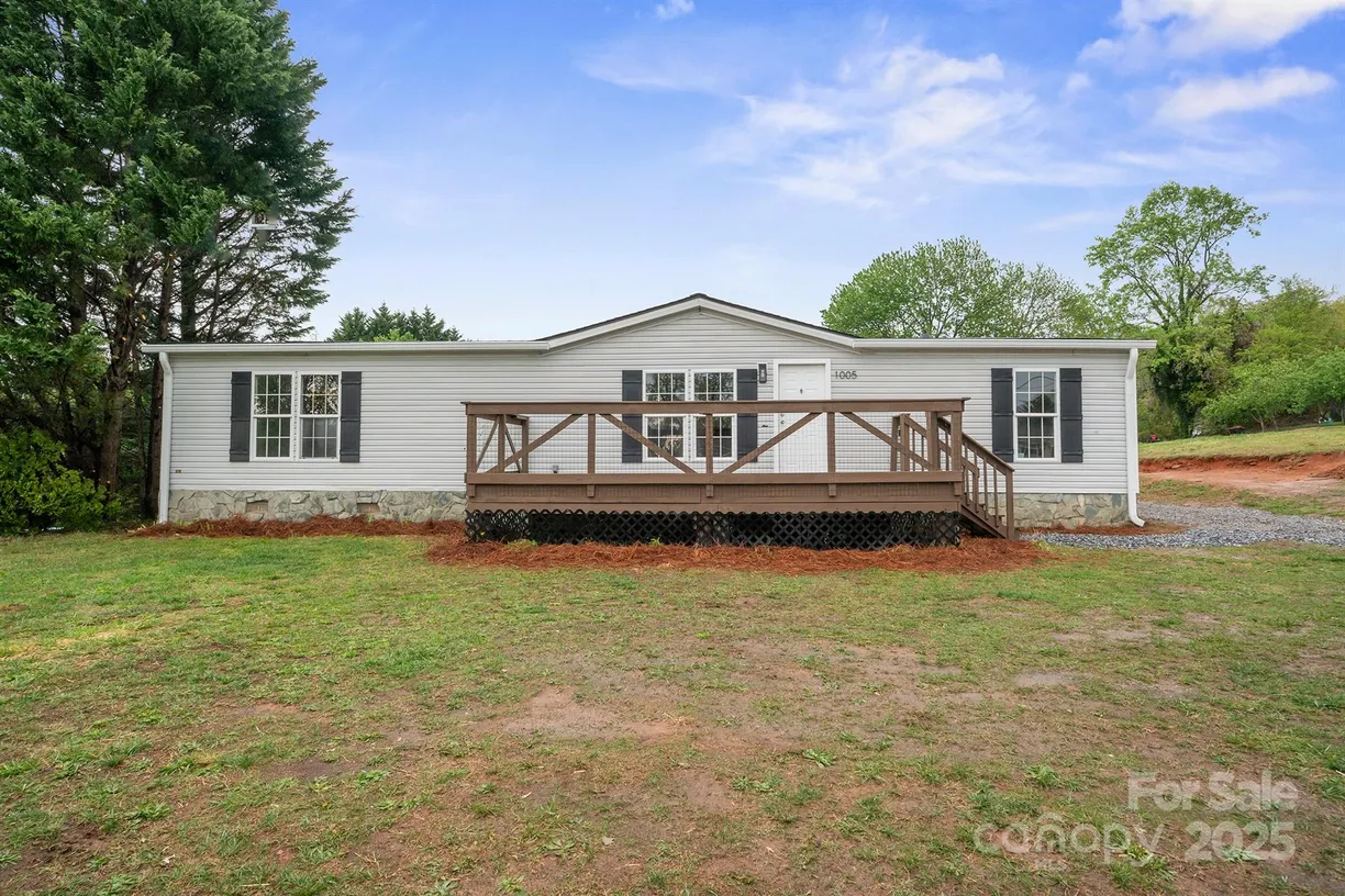 Charlotte Real Estate | View 1005 Praley Street | 3 Beds, 2 Baths