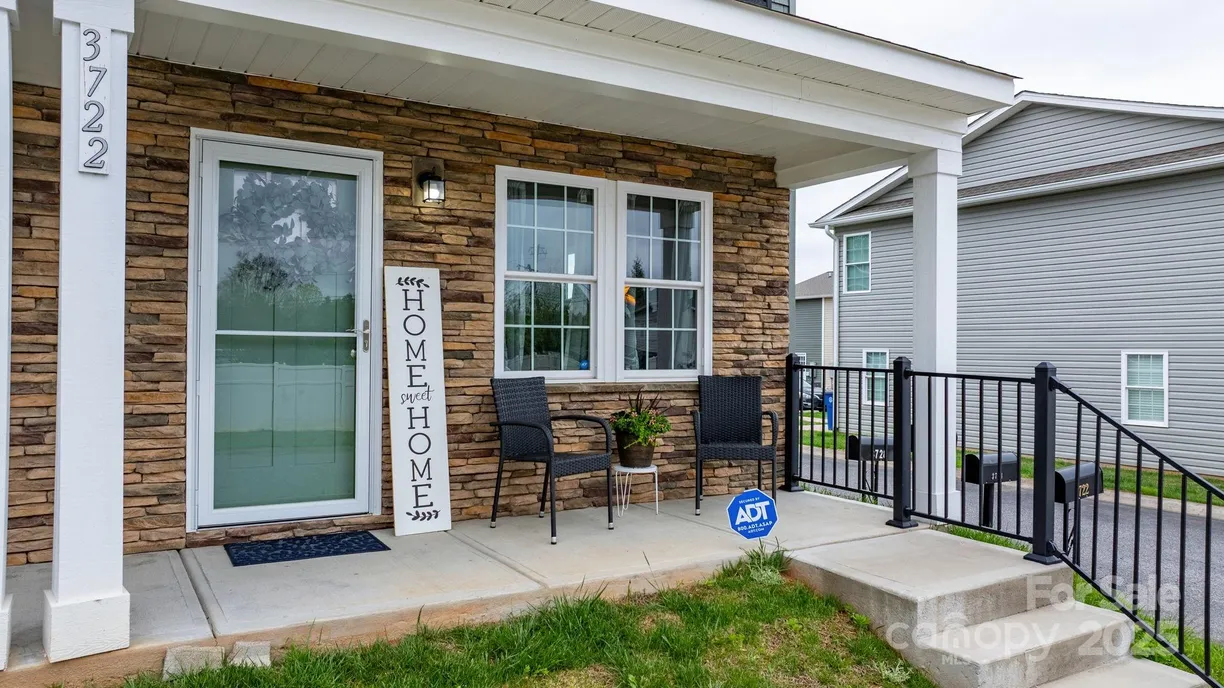 Charlotte Real Estate | View 3722 Windy Pine Lane | 3 Beds, 1 Bath