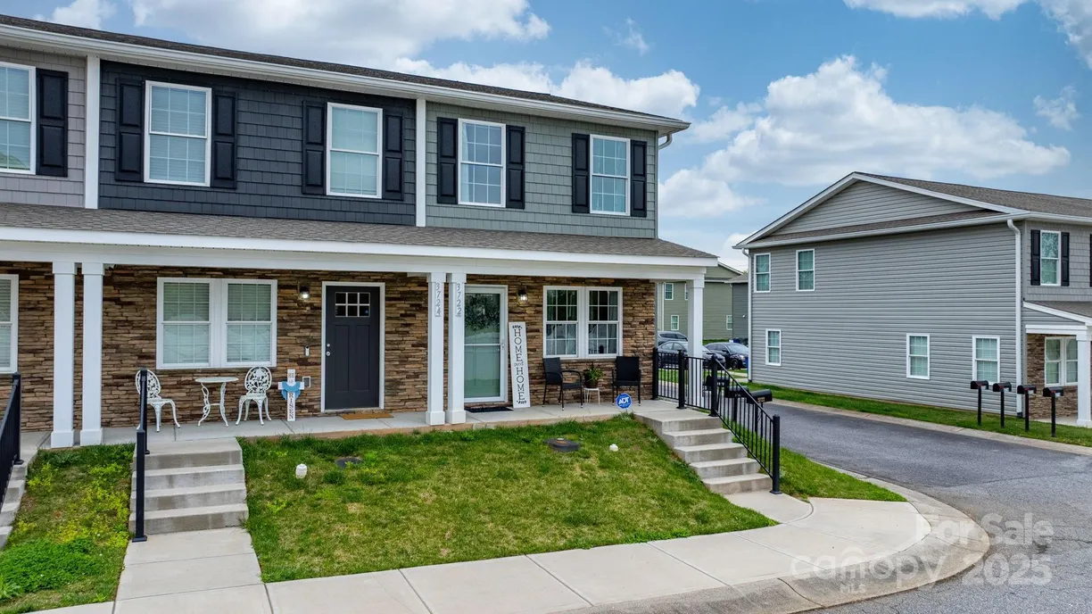 Charlotte Real Estate | View 3722 Windy Pine Lane | Listing