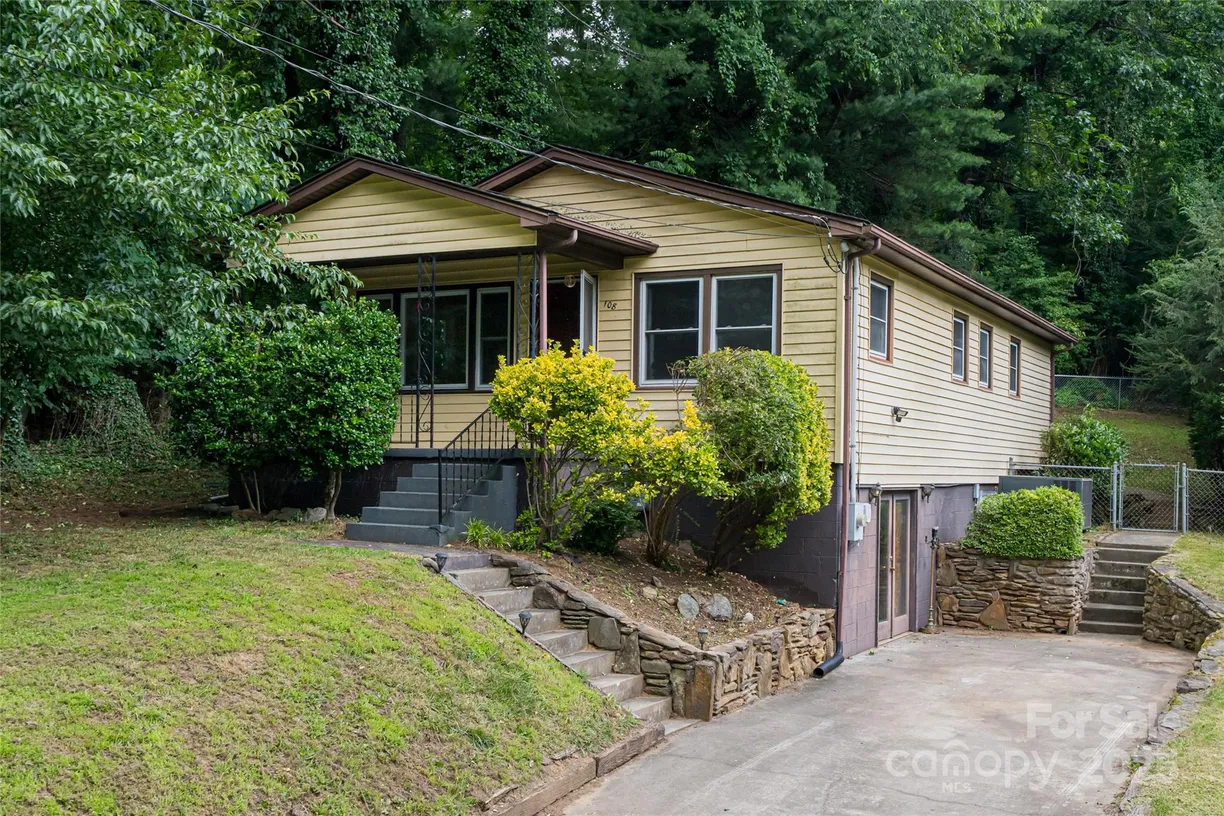 Charlotte Real Estate | View 108 Morningside Drive | 3 Beds, 1 Bath