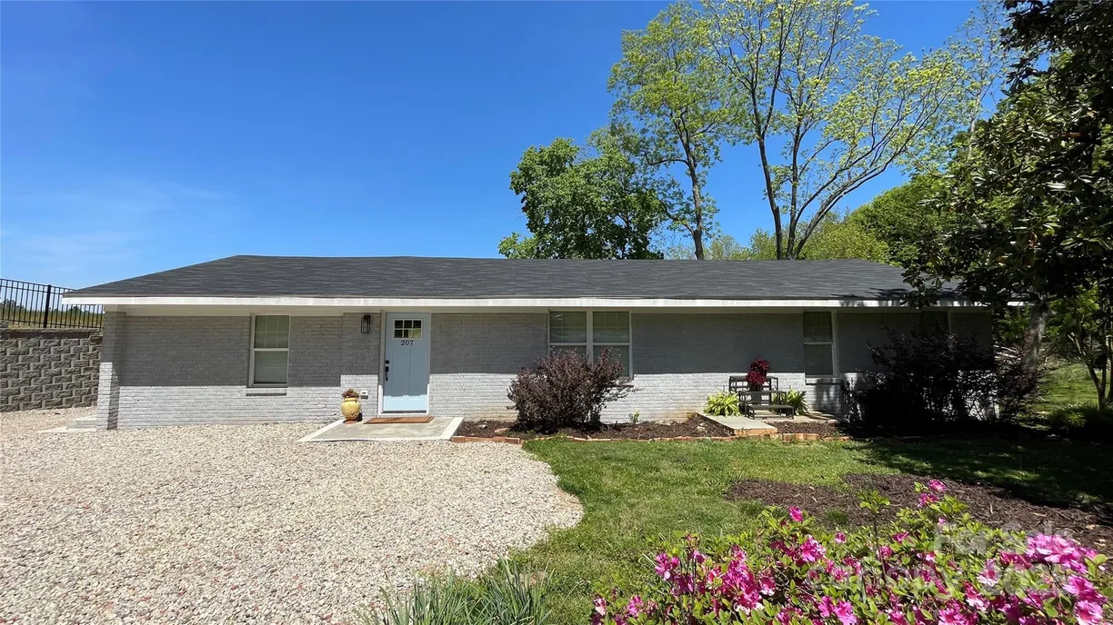 Charlotte Real Estate | View 207 Blythe Mill Road | 2 Beds, 3 Baths