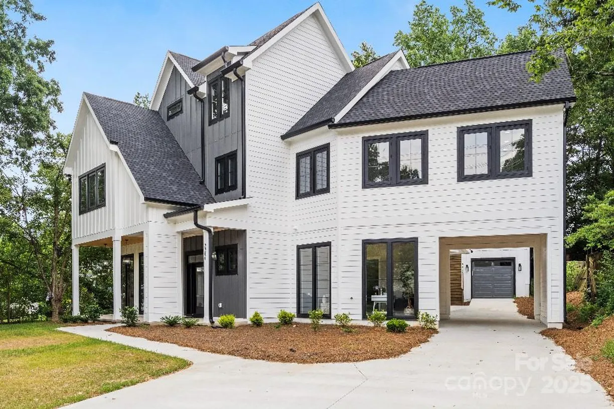 Charlotte Real Estate | View 2200 Stratford Avenue | 6 Beds, 4 Baths