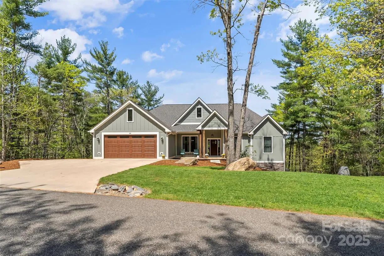 Charlotte Real Estate | View 44 Sycamore Drive | 4 Beds, 3 Baths
