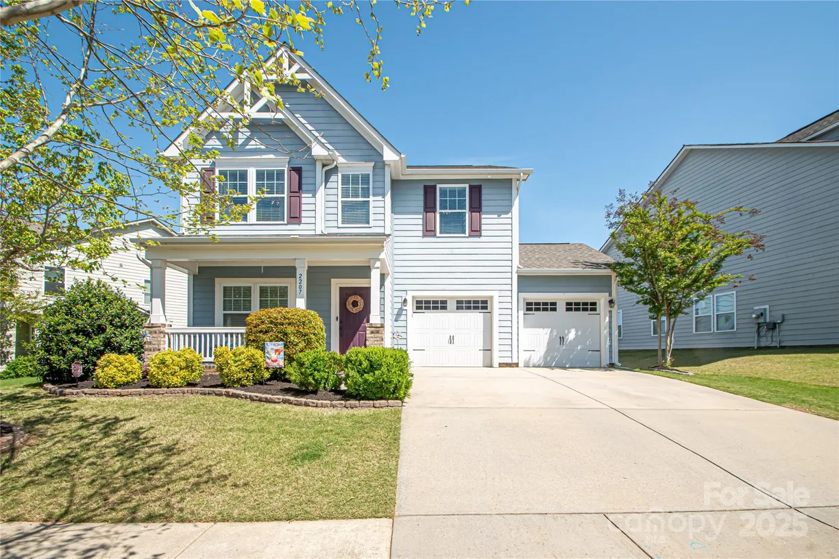 Charlotte Real Estate | View 2207 Atwell Glen Lane | 3 Beds, 2 Baths