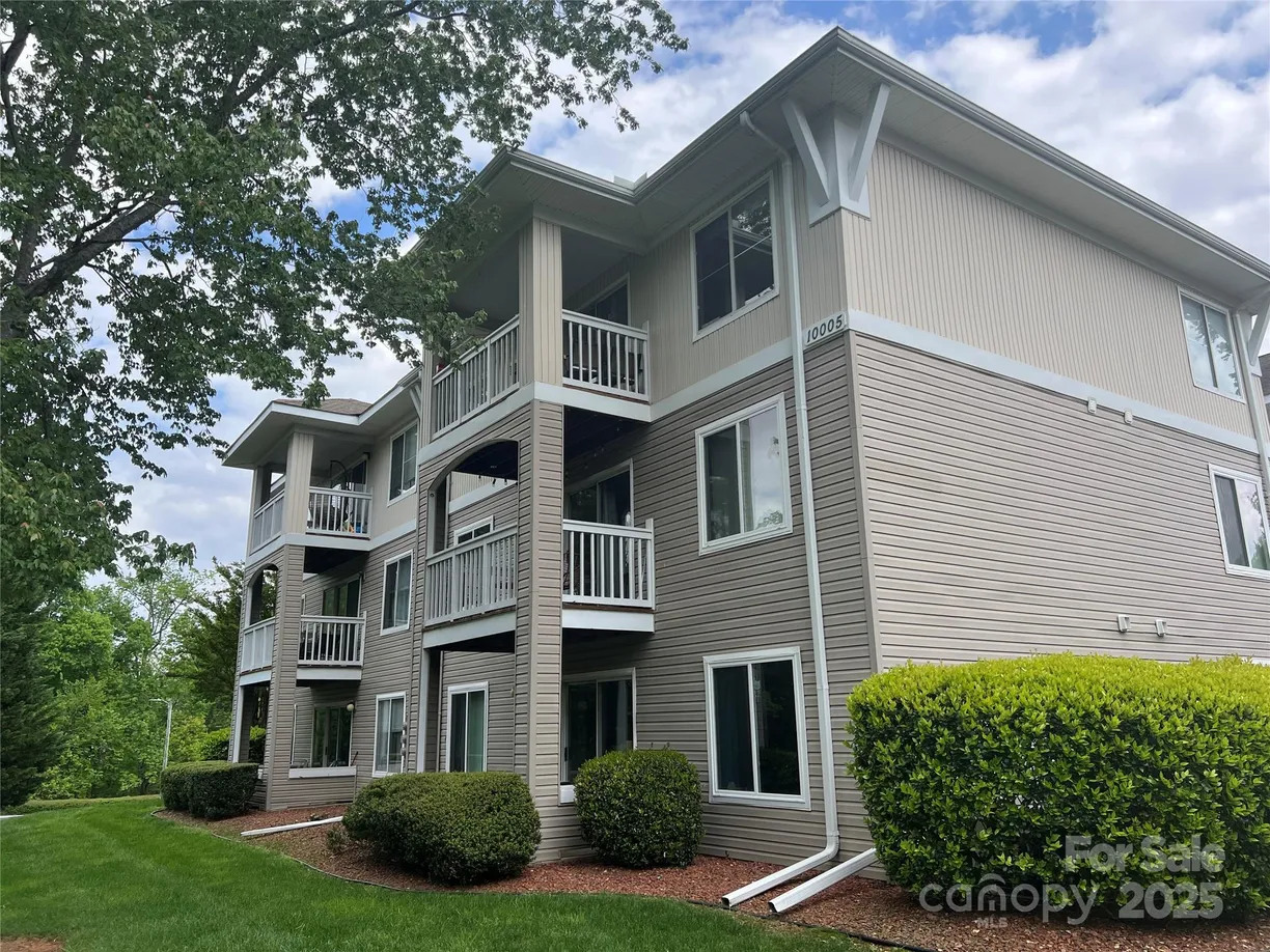 Charlotte Real Estate | View 10005 Graduate Lane | 4 Beds, 4 Baths