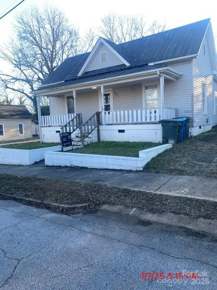 Charlotte Real Estate | View 421 E Cemetary Street | 2 Beds, 2 Baths