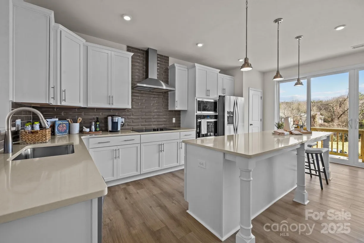 Charlotte Real Estate | View 4100 Alexander View Drive, 1 | 3 Beds, 3 Baths
