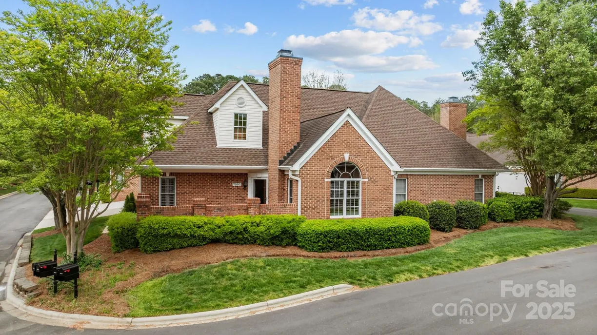 Charlotte Real Estate | View 7502 Hurstbourne Green Drive | 2 Beds, 2 Baths