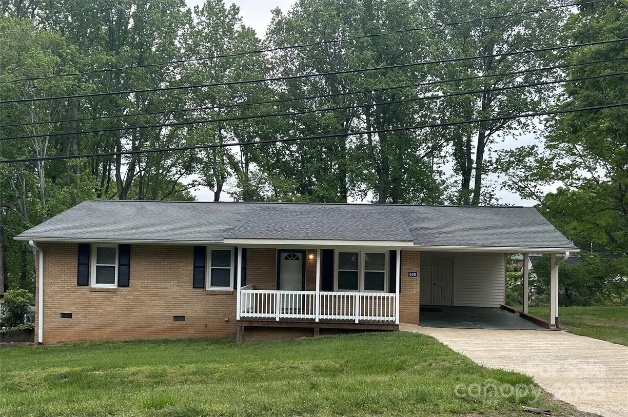 Charlotte Real Estate | View 609 E Maine Avenue | 3 Beds, 1 Bath