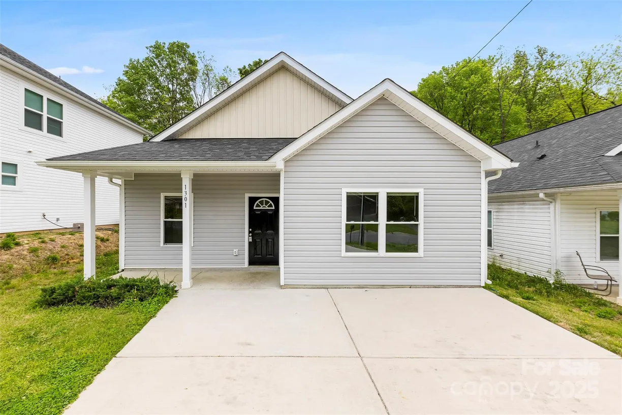 Charlotte Real Estate | View 1301 Marble Street | 3 Beds, 2 Baths