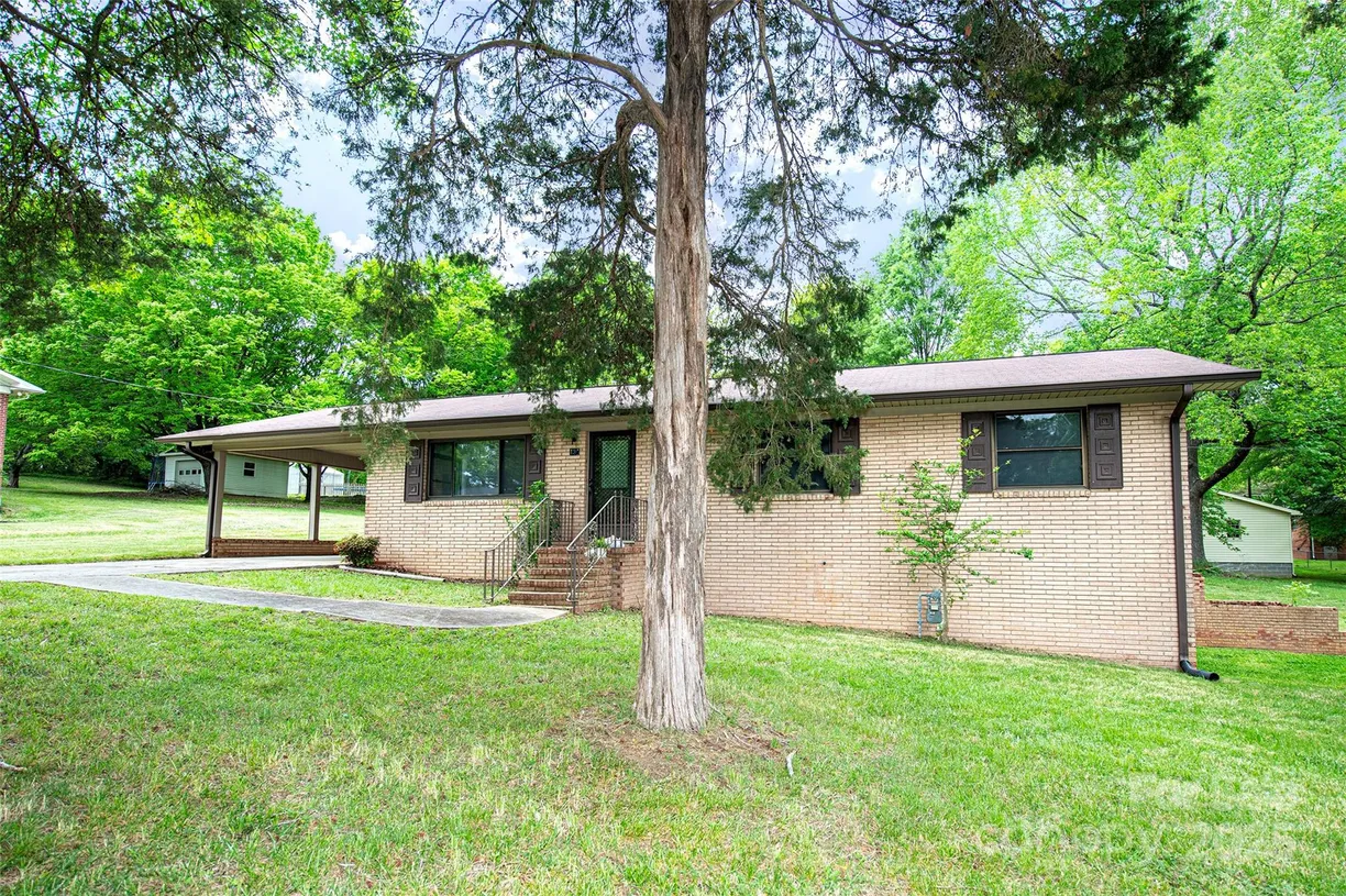 Charlotte Real Estate | View 134 Piedmont Drive | 3 Beds, 1 Bath