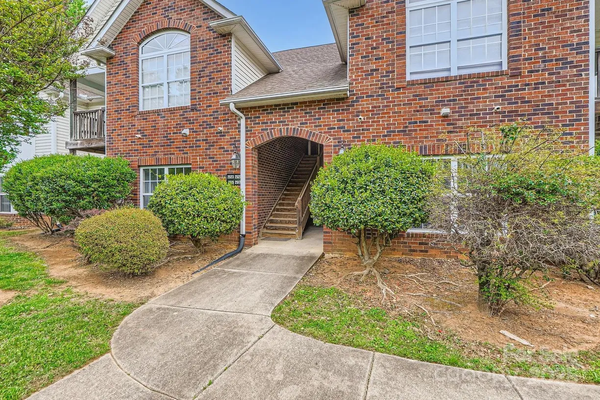 Charlotte Real Estate | View 2515 Carya Pond Lane | 2 Beds, 2 Baths