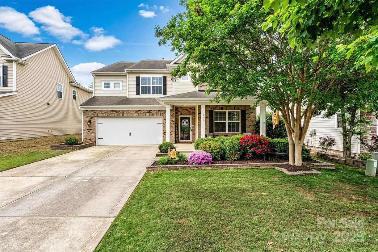 Charlotte Real Estate | View 575 Marthas View Drive | 5 Beds, 3 Baths
