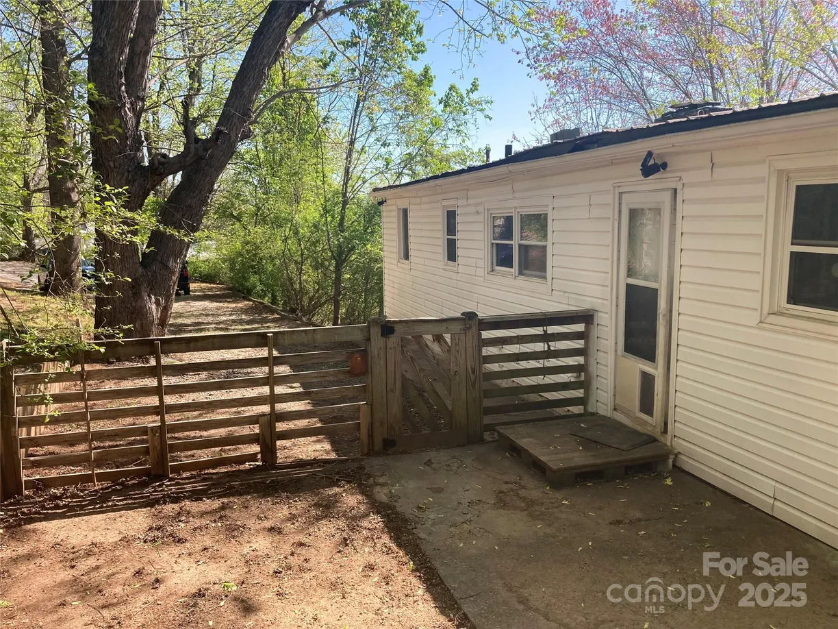Charlotte Real Estate | View 2212 US 70 Highway, 5&6 | 2 Beds, 2 Baths