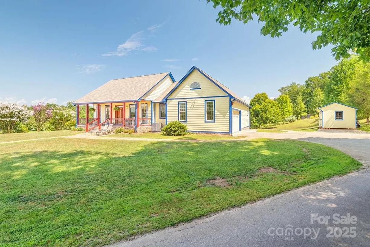 Charlotte Real Estate | View 125 Ivy Meadows Drive | 3 Beds, 3 Baths