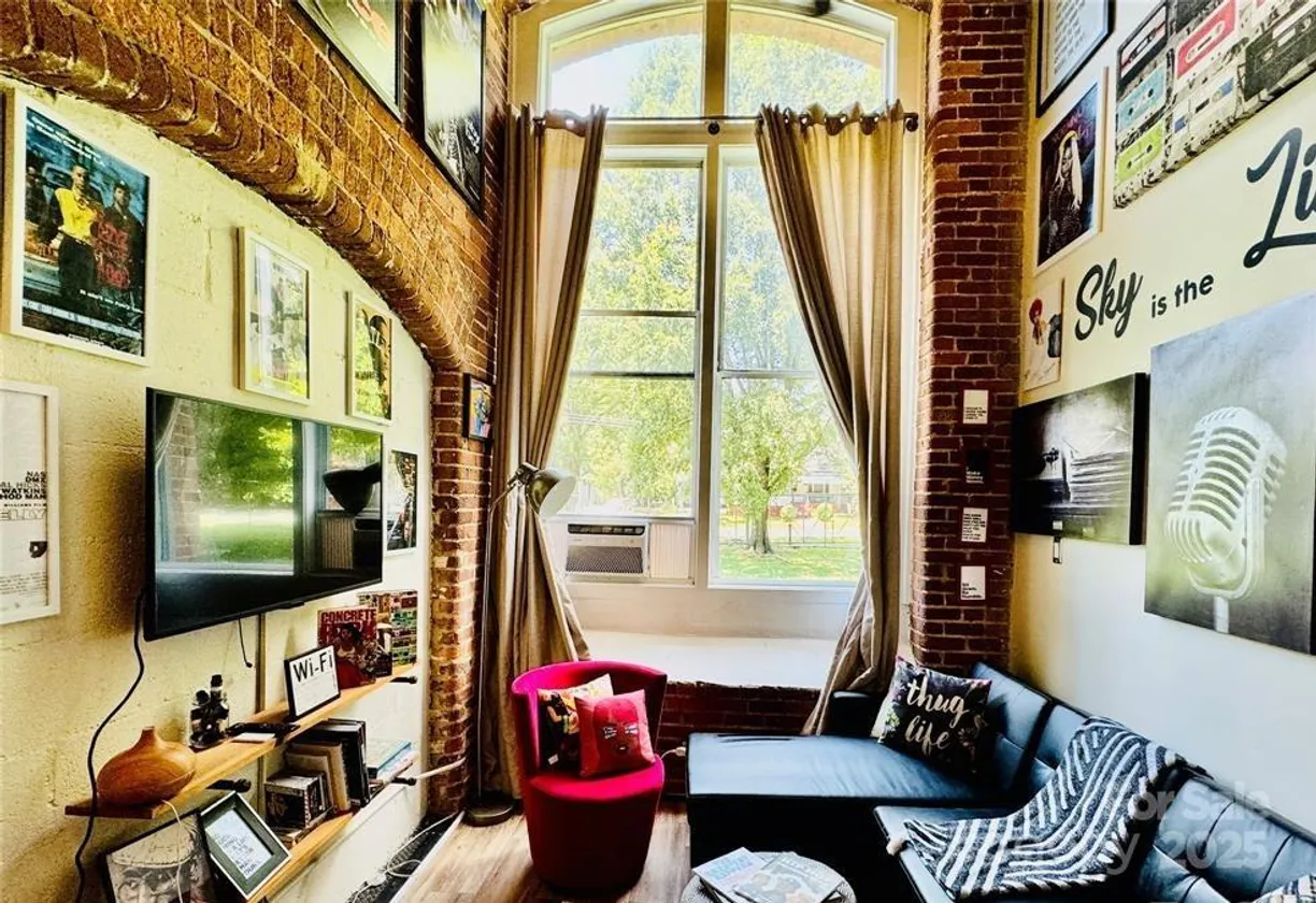 Charlotte Real Estate | View 201 S Hoskins Road, 132 | 1 Bed, 1 Bath
