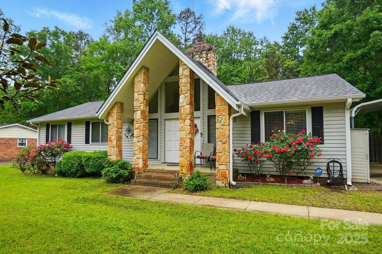 Charlotte Real Estate | View 116 Pelham Lane | Listing