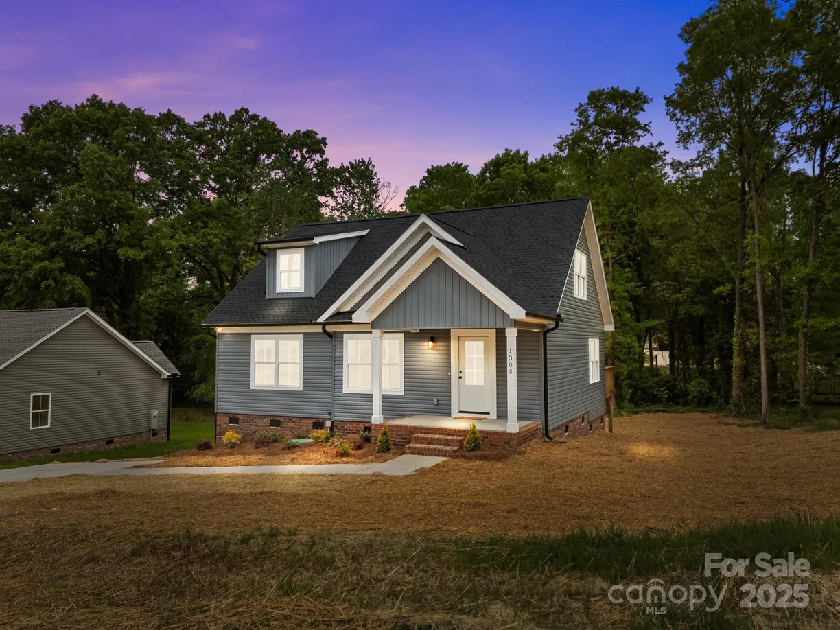 Charlotte Real Estate | View 130B Springway Drive | Listing