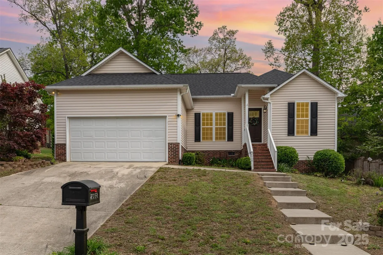 Charlotte Real Estate | View 2068 Samantha Drive | 3 Beds, 2 Baths