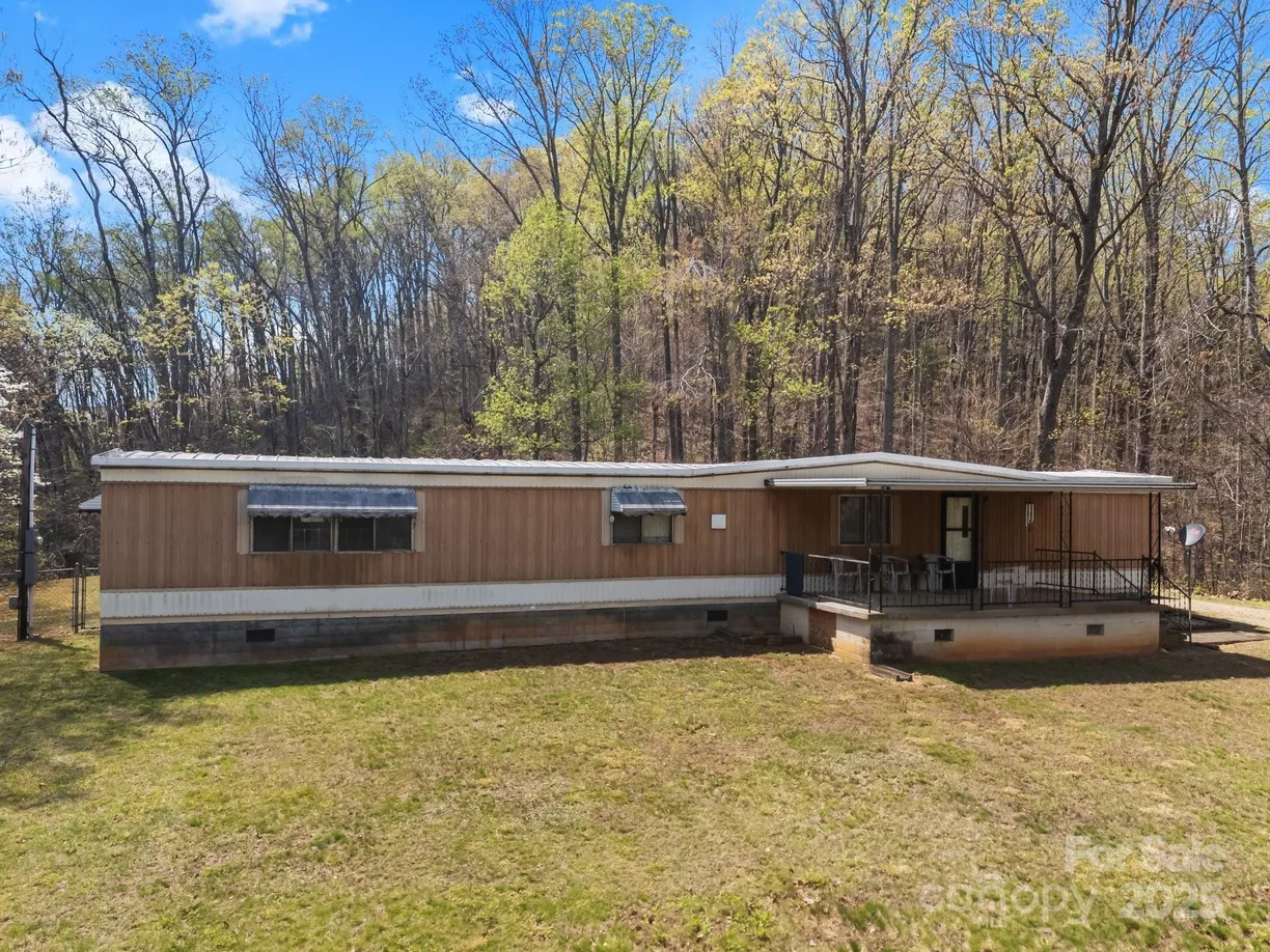Charlotte Real Estate | View 30 Gertrude Lane | 2 Beds, 2 Baths