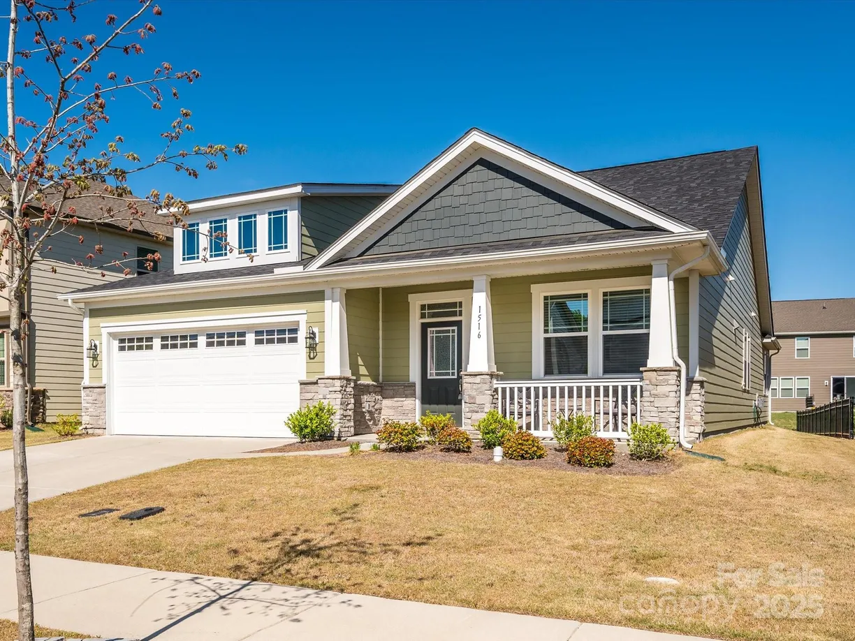 Charlotte Real Estate | View 1516 Laggan Lane | 3 Beds, 2 Baths