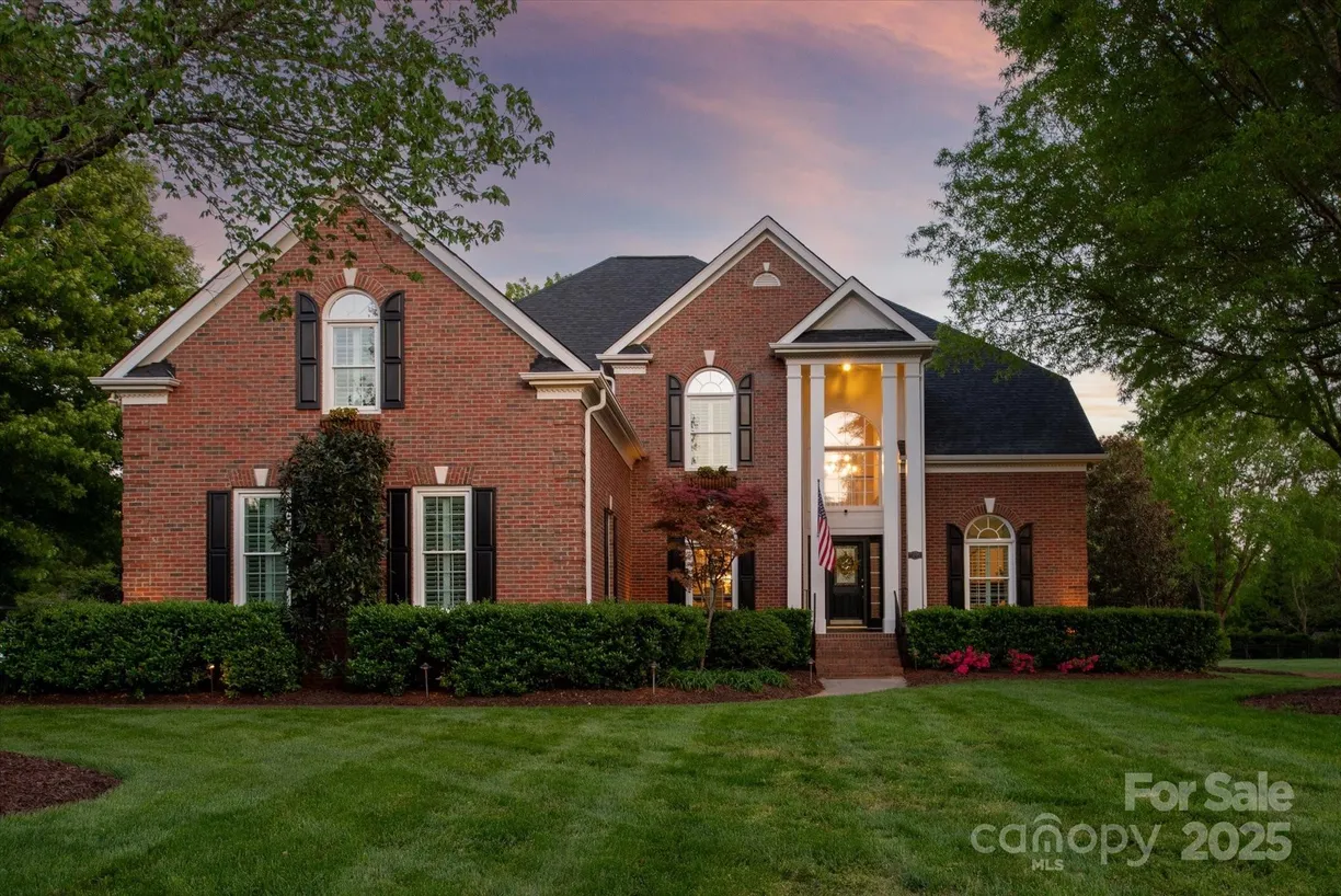Charlotte Real Estate | View 9217 Rock Water Court | 5 Beds, 4 Baths