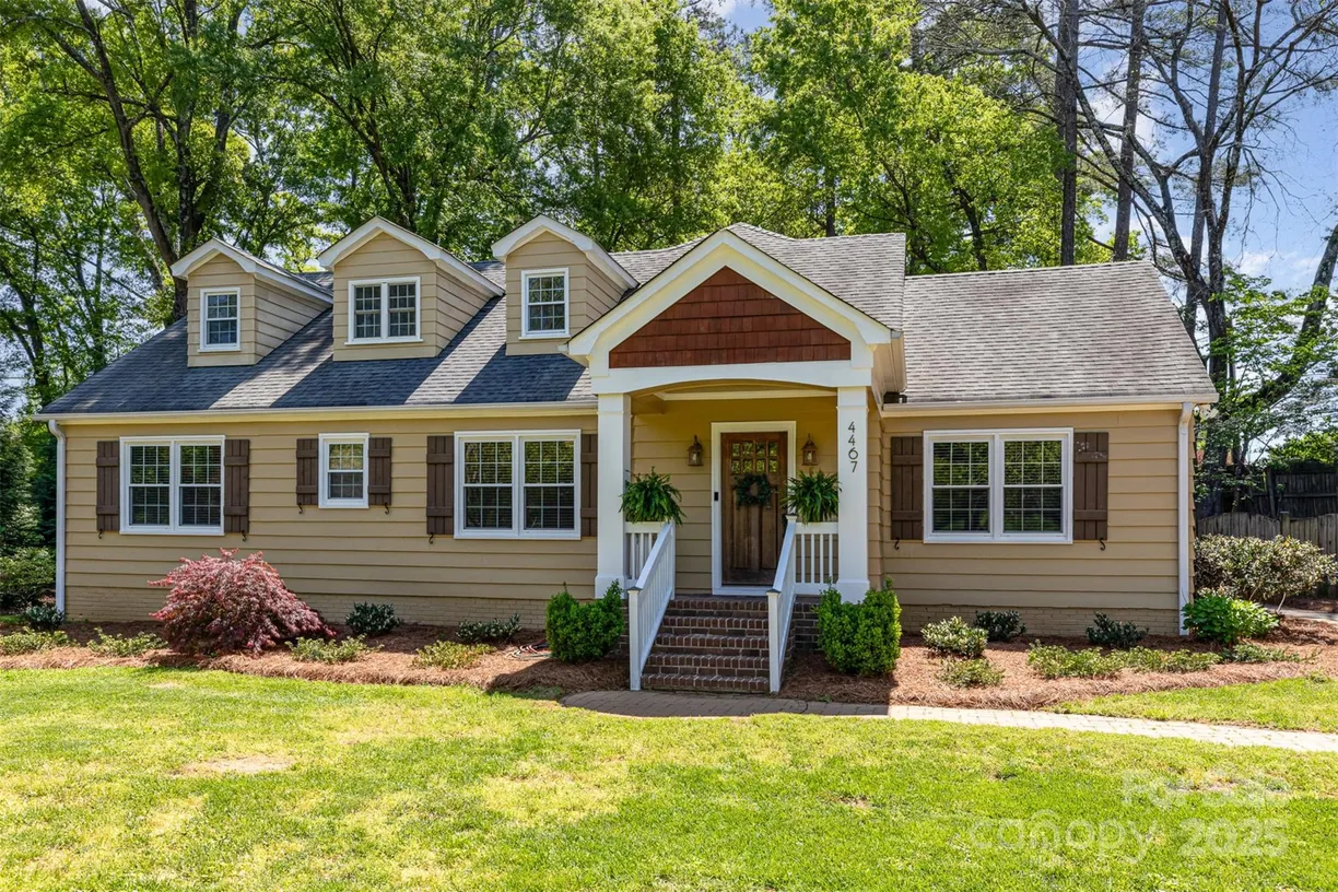 Charlotte Real Estate | View 4467 Woodlark Lane | 5 Beds, 3 Baths