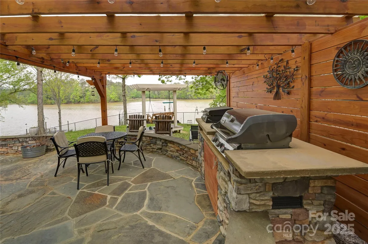 Charlotte Real Estate | View 2075 Great North Road | Listing