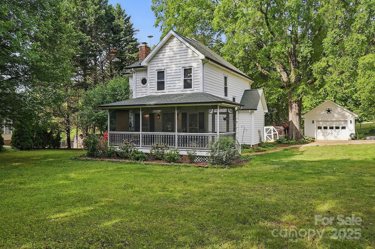 Charlotte Real Estate | View 105 Horsestable Court | 3 Beds, 2 Baths