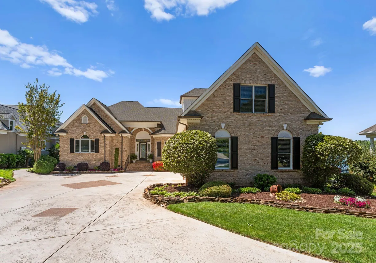 Charlotte Real Estate | View 3507 Governors Island Drive | Listing