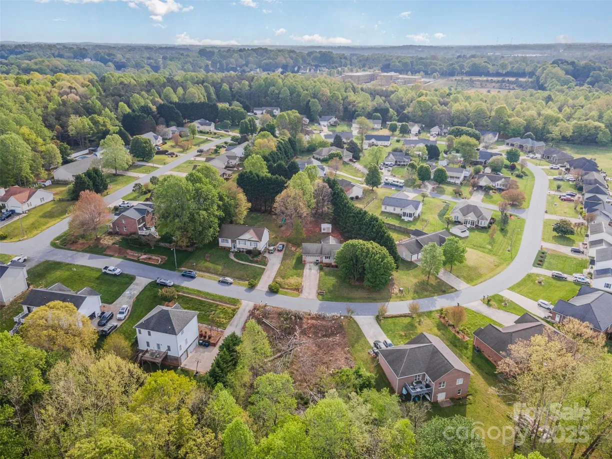 Charlotte Real Estate | View 1552 Indian Springs Drive | Listing