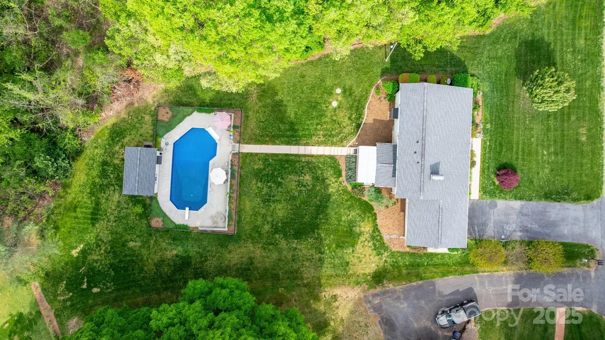 Charlotte Real Estate | View 5486 Suttlemyre Lane | 3 Beds, 2 Baths