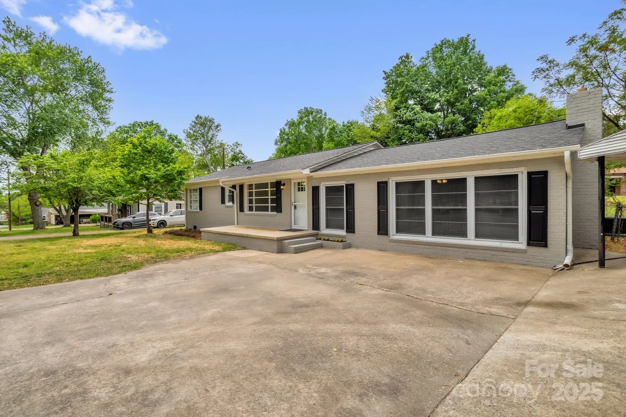 Charlotte Real Estate | View 105 N Baldwin Avenue | Listing