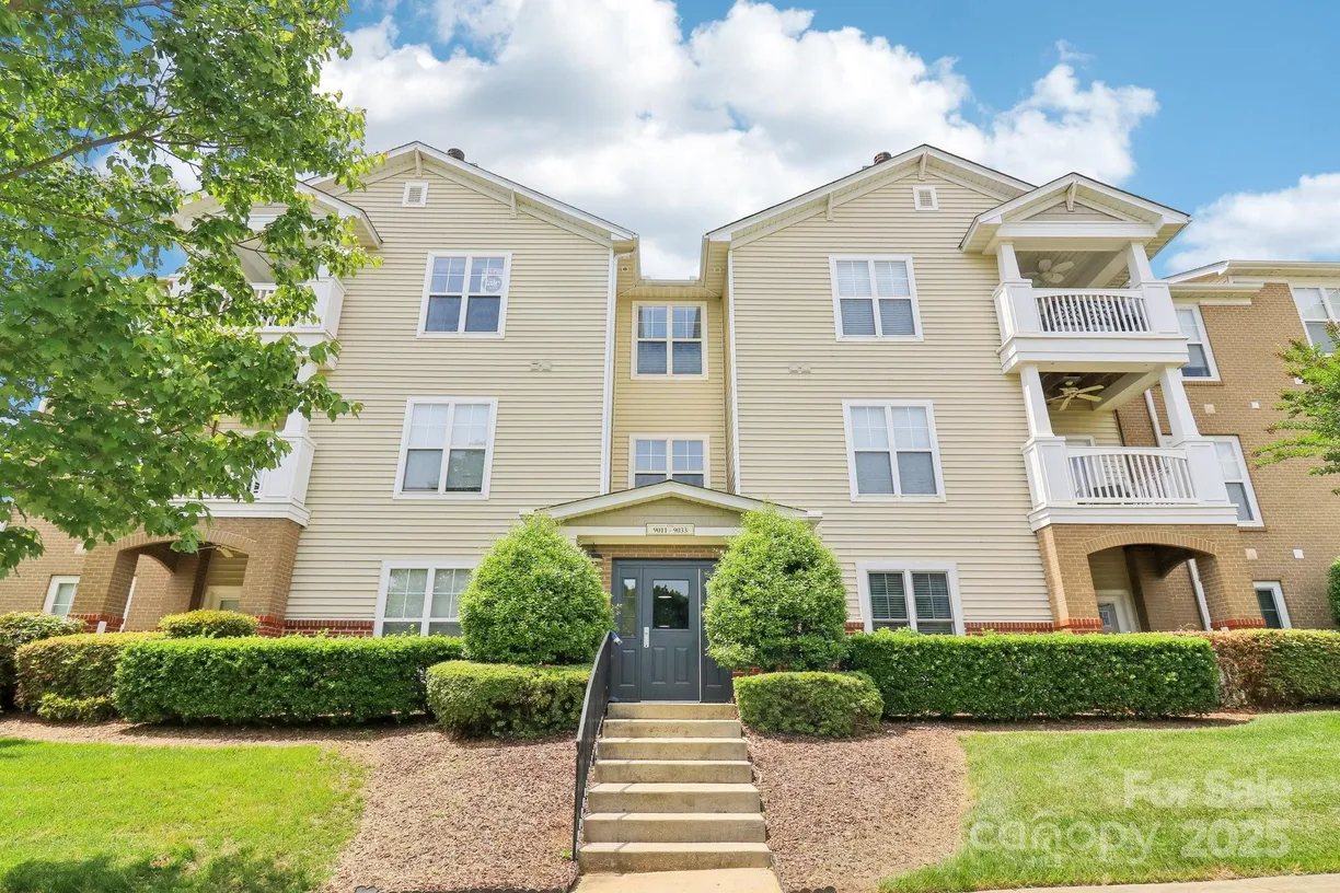 Charlotte Real Estate | View 9027 Mcdowell Creek Lane | 2 Beds, 2 Baths