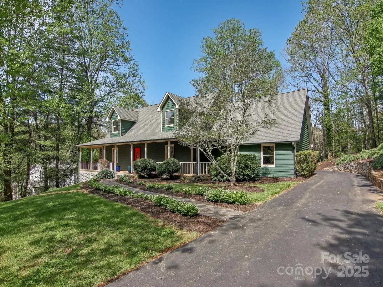 Charlotte Real Estate | View 11 Timothy Lane | Listing