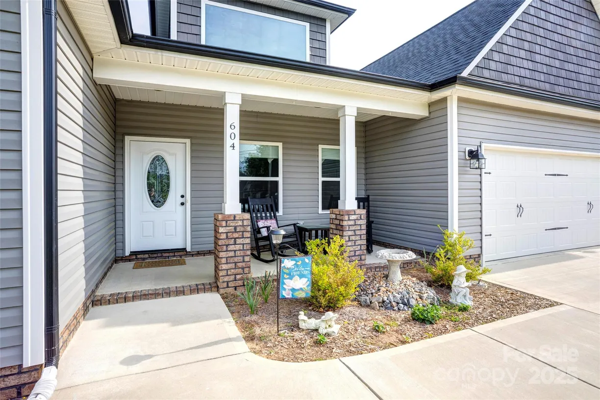 Charlotte Real Estate | View 604 Airport Road | Listing