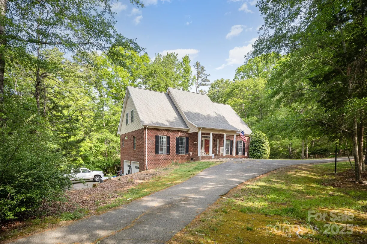 Charlotte Real Estate | View 8300 Loma Linda Lane | Listing