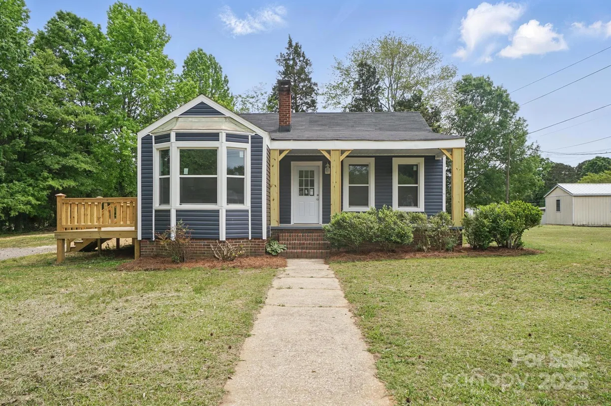 Charlotte Real Estate | View 410 E 17th Street | 2 Beds, 1 Bath