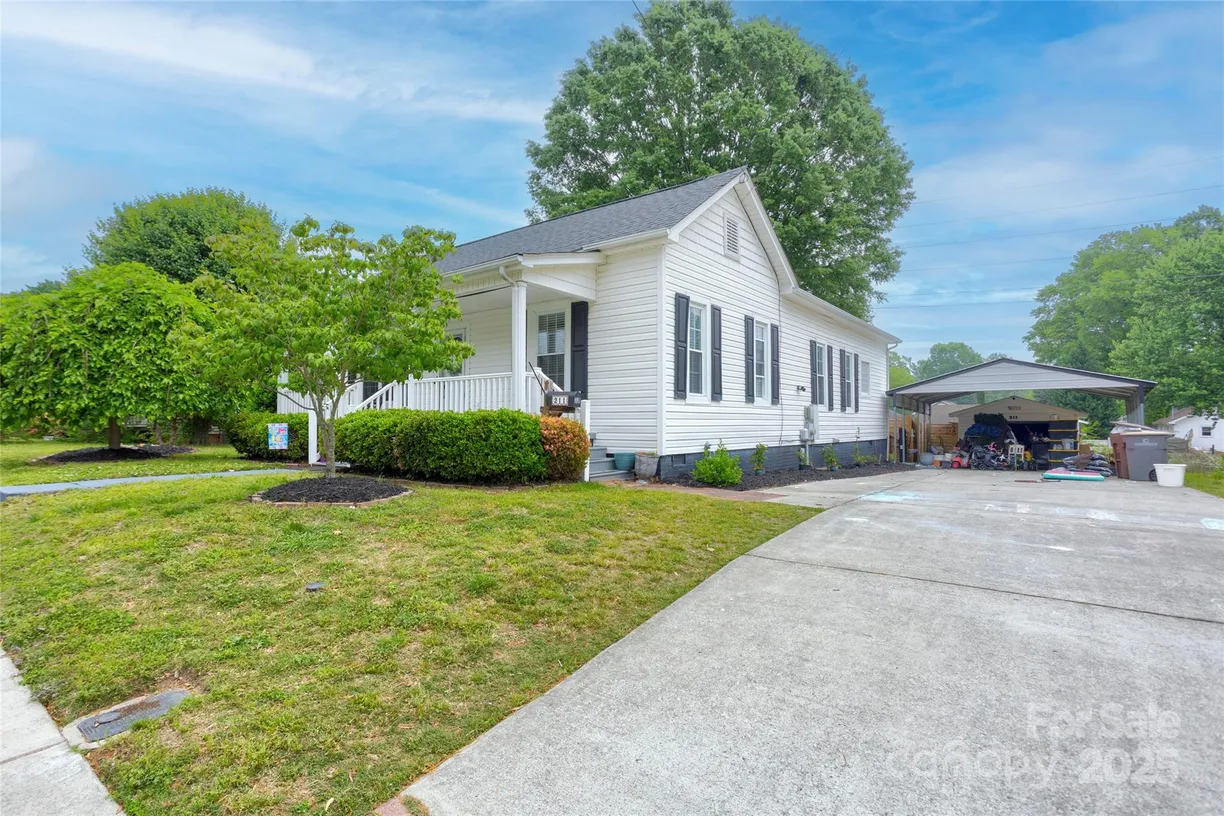 Charlotte Real Estate | View 211 S Rose Avenue | Listing