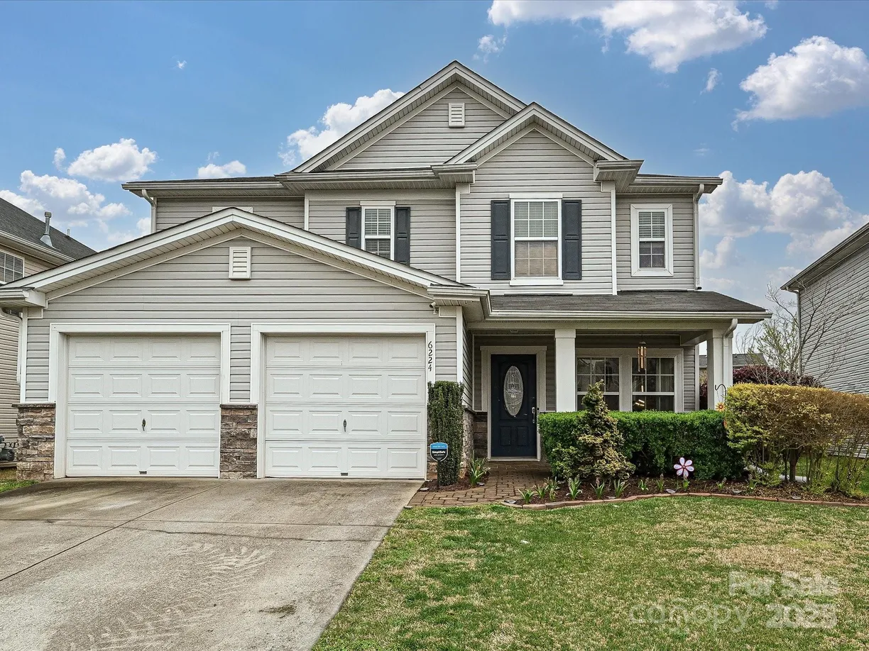 Charlotte Real Estate | View 6224 Woodland Commons Drive | 3 Beds, 2 Baths