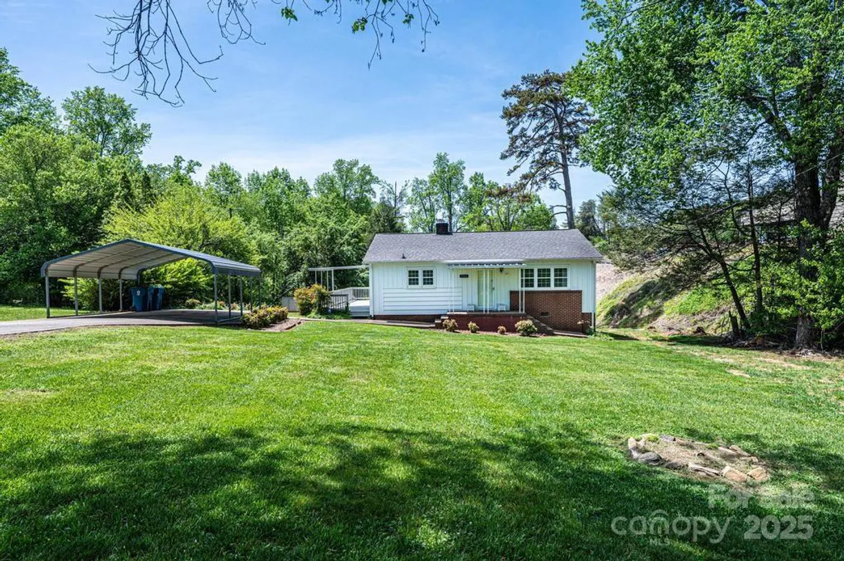 Charlotte Real Estate | View 930 39th Street | 2 Beds, 1 Bath