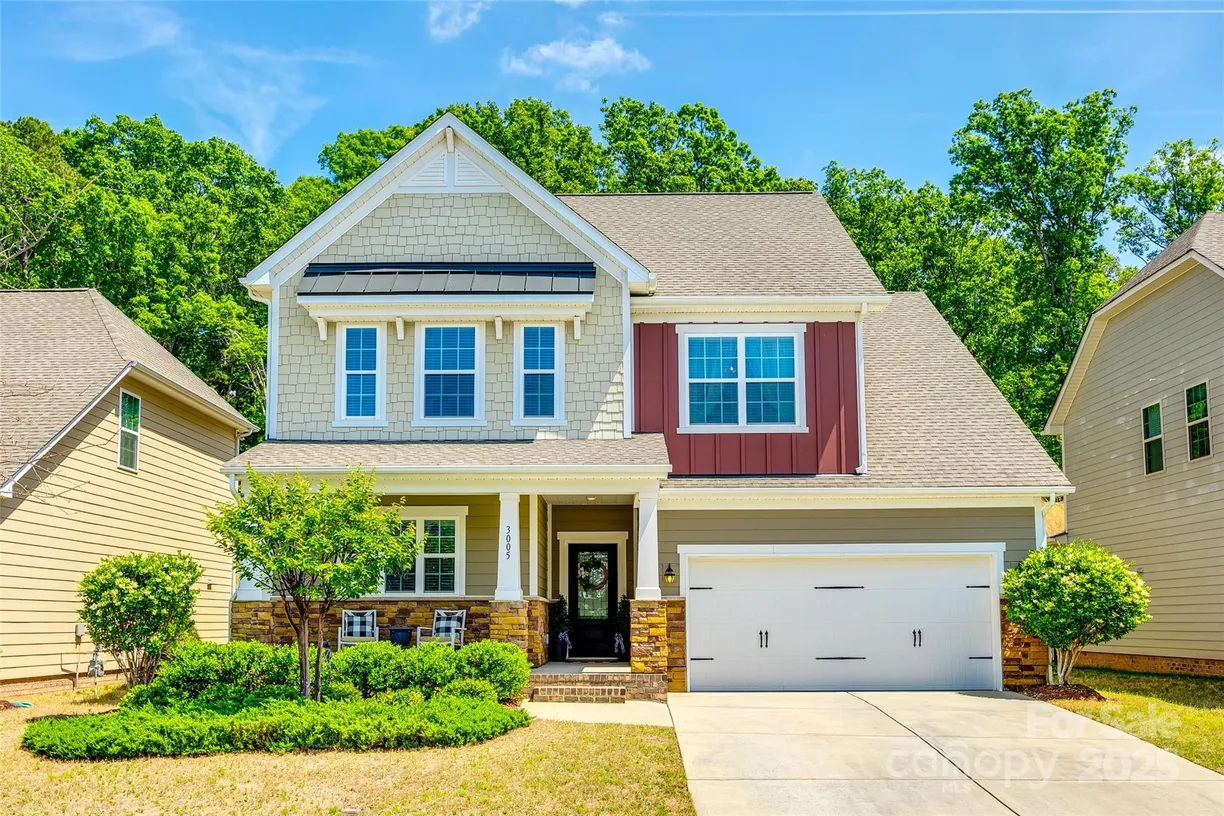 Charlotte Real Estate | View 3005 Oakmere Road | 4 Beds, 3 Baths