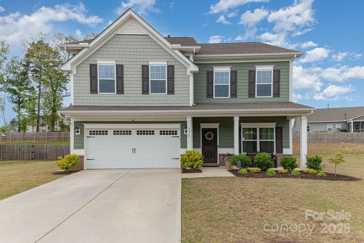 Charlotte Real Estate | View 6070 Trinity Crossing Circle | 4 Beds, 4 Baths