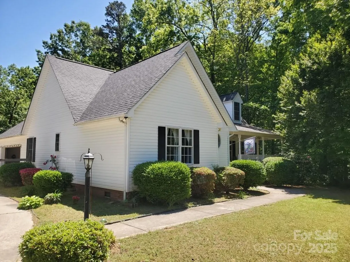 Charlotte Real Estate | View 406 Brentwood Circle | Listing