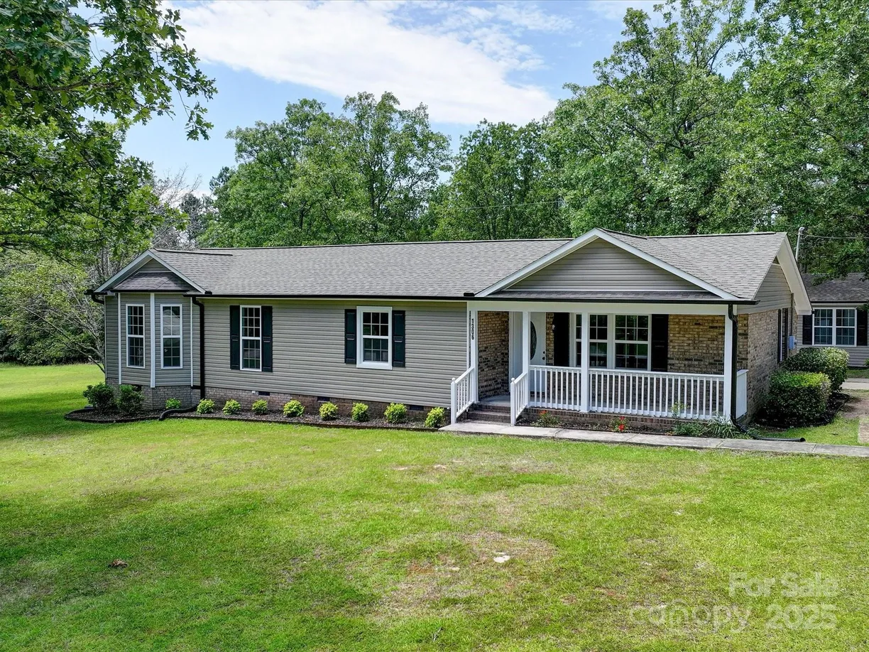 1306 Abbey Court Lancaster SC 29720 Property for sale